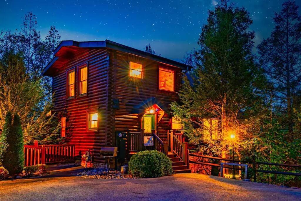 Stunning Mountain Cabin W Hot Tub Gatlinburg Bagian luar foto