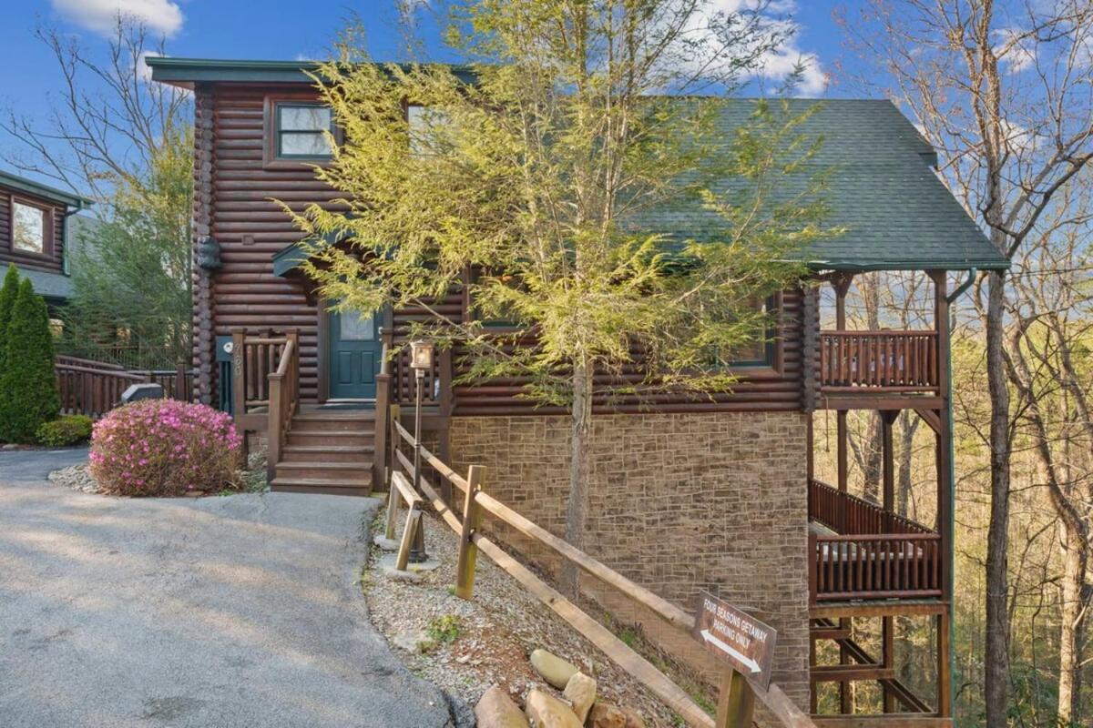 Stunning Mountain Cabin W Hot Tub Gatlinburg Bagian luar foto