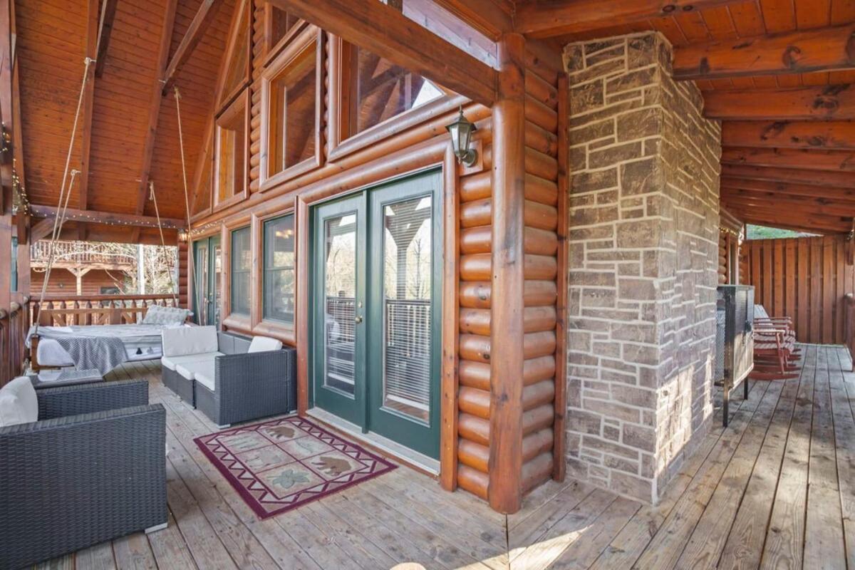 Stunning Mountain Cabin W Hot Tub Gatlinburg Bagian luar foto