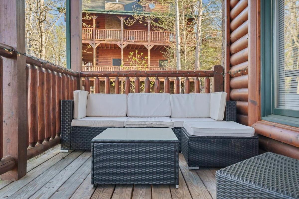 Stunning Mountain Cabin W Hot Tub Gatlinburg Bagian luar foto