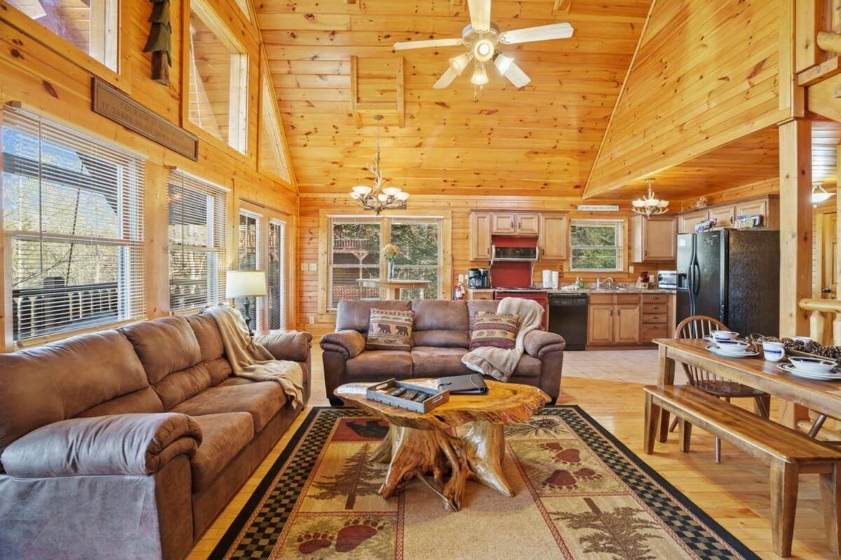 Stunning Mountain Cabin W Hot Tub Gatlinburg Bagian luar foto
