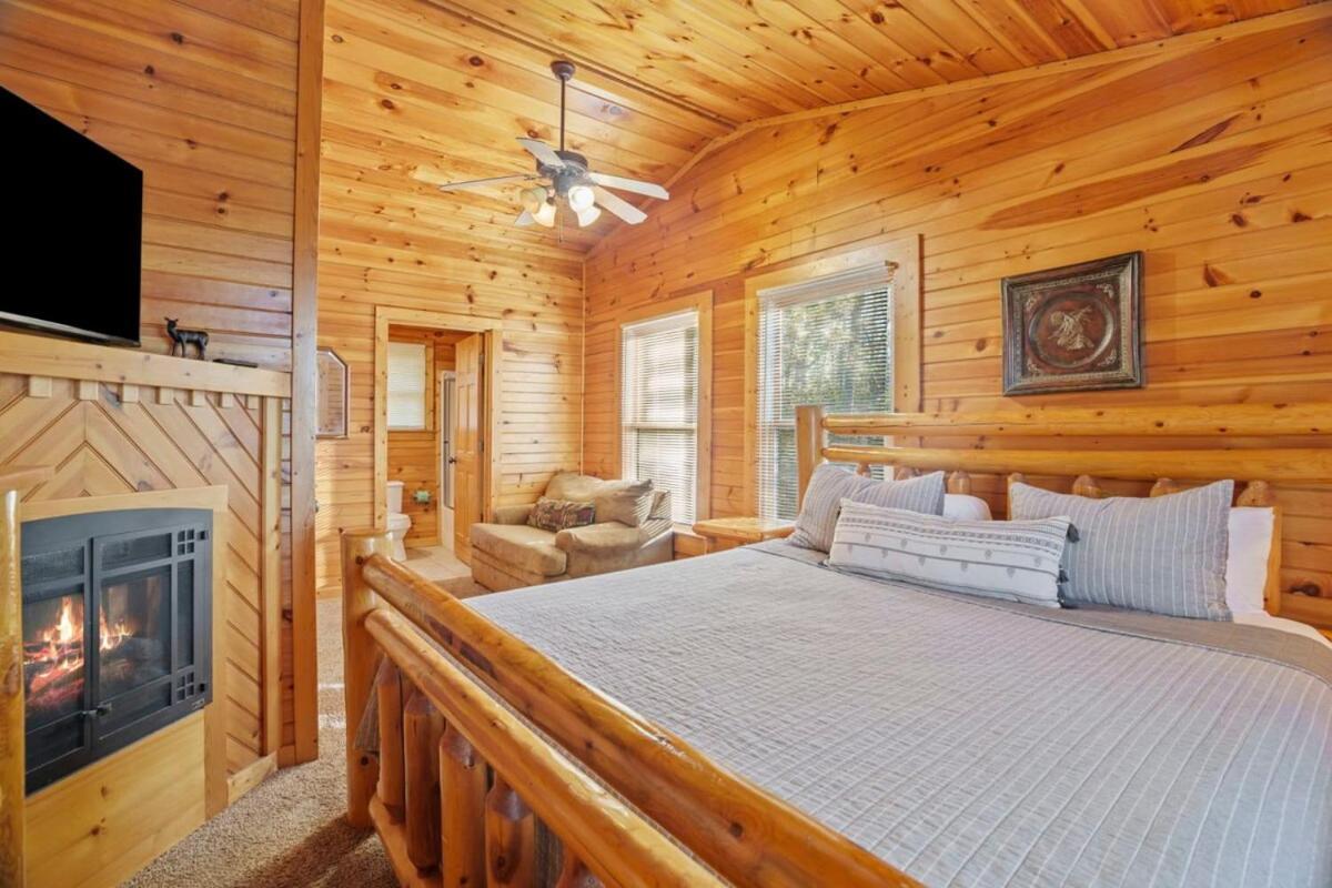 Stunning Mountain Cabin W Hot Tub Gatlinburg Bagian luar foto