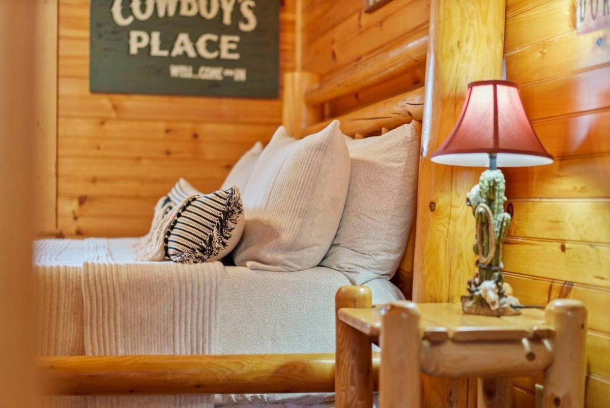 Stunning Mountain Cabin W Hot Tub Gatlinburg Bagian luar foto
