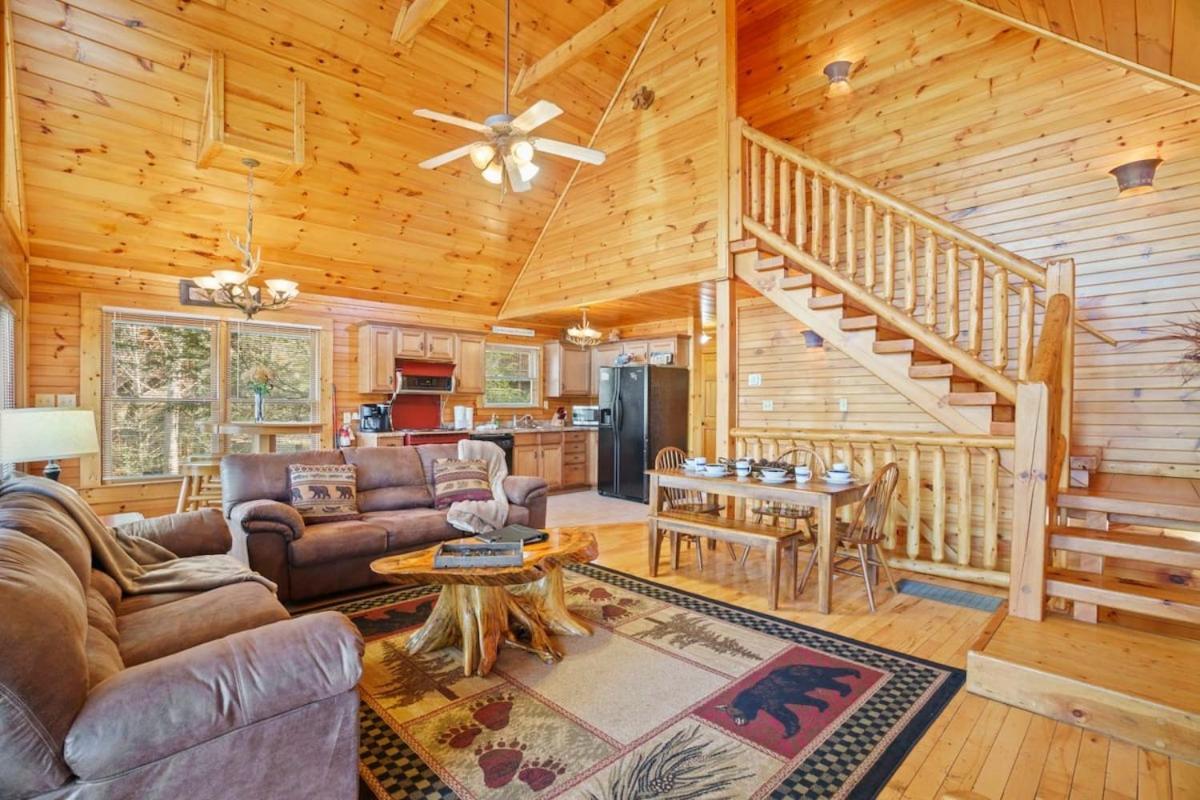 Stunning Mountain Cabin W Hot Tub Gatlinburg Bagian luar foto