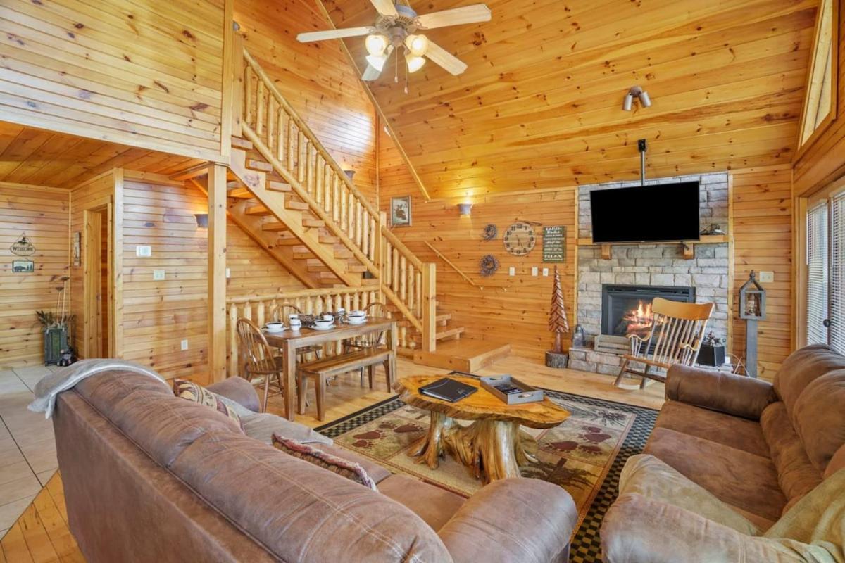 Stunning Mountain Cabin W Hot Tub Gatlinburg Bagian luar foto