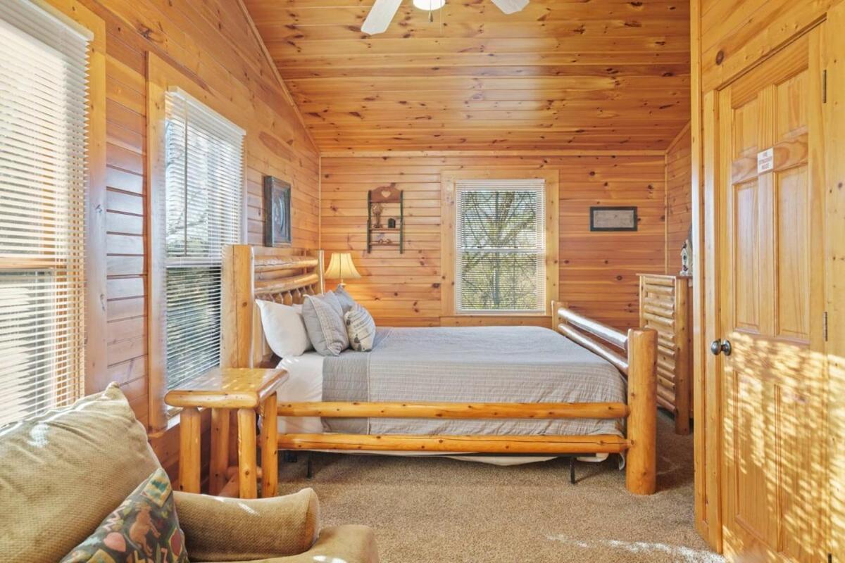 Stunning Mountain Cabin W Hot Tub Gatlinburg Bagian luar foto