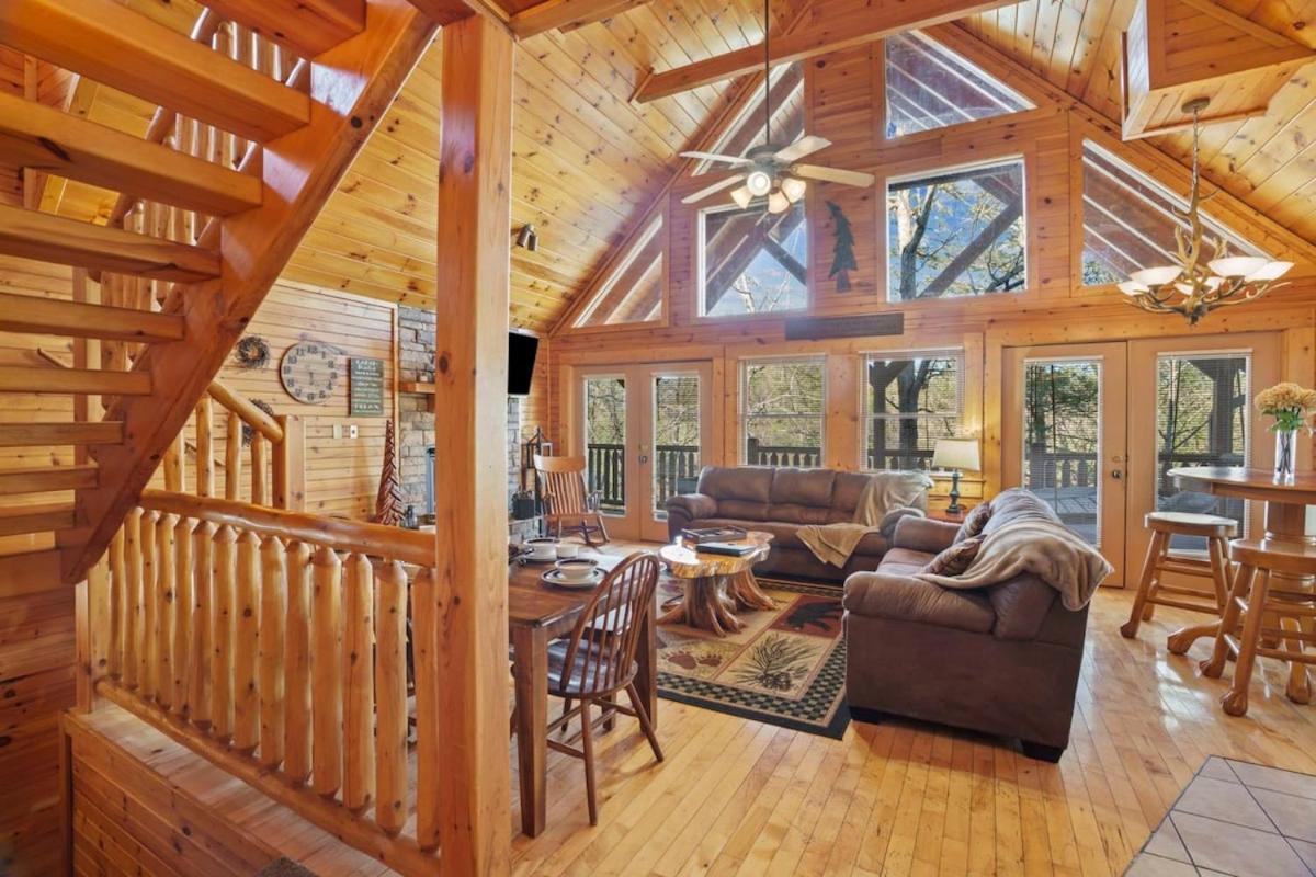 Stunning Mountain Cabin W Hot Tub Gatlinburg Bagian luar foto