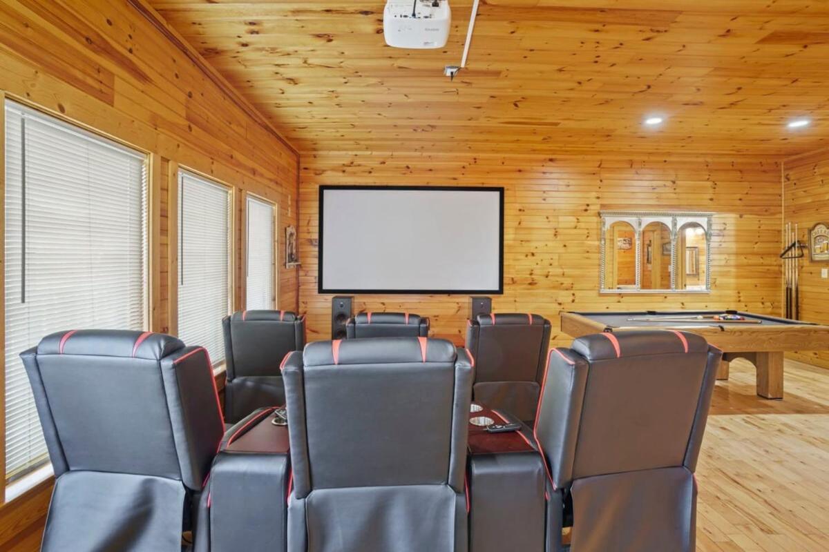 Stunning Mountain Cabin W Hot Tub Gatlinburg Bagian luar foto