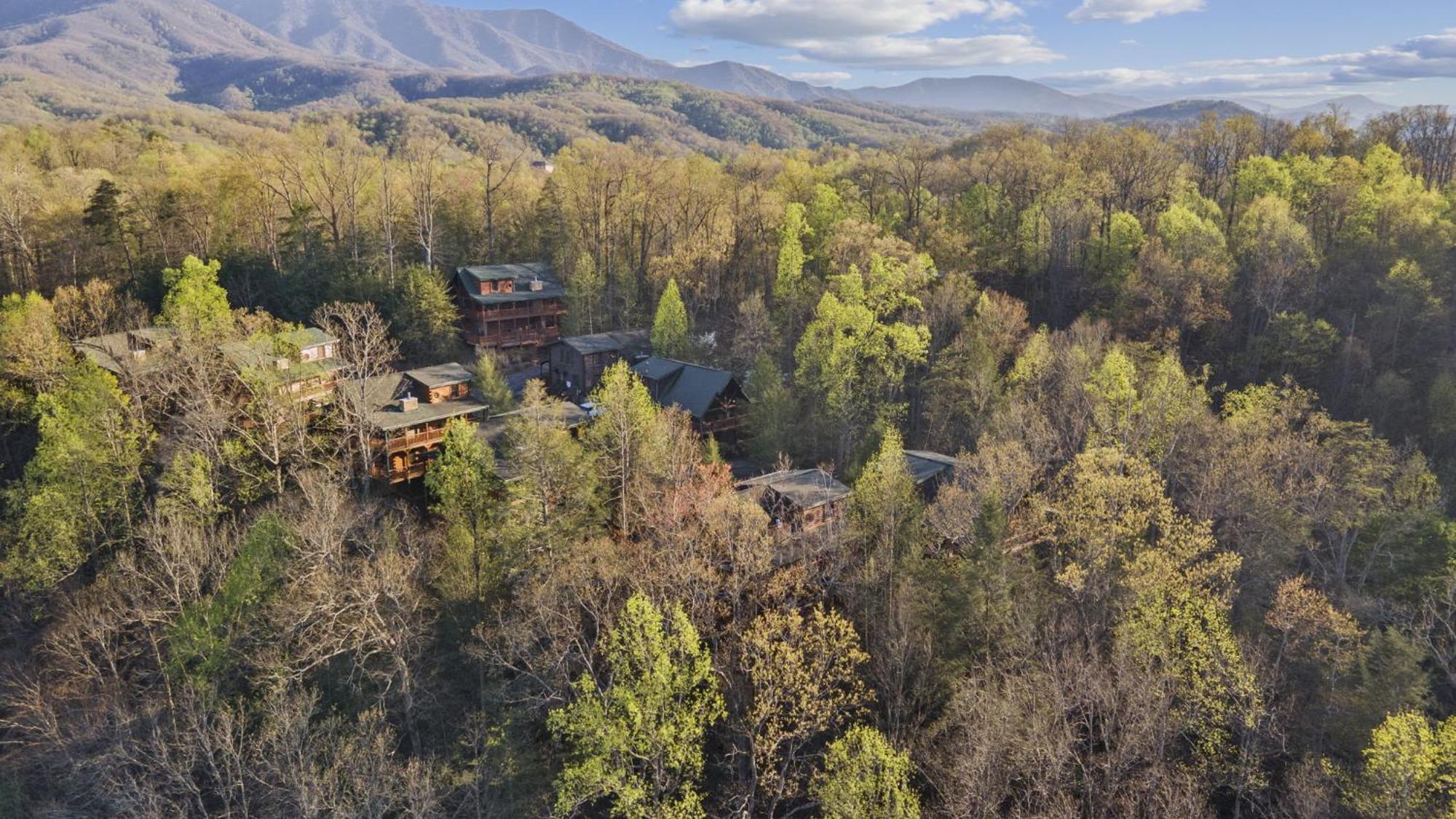 Stunning Mountain Cabin W Hot Tub Gatlinburg Bagian luar foto